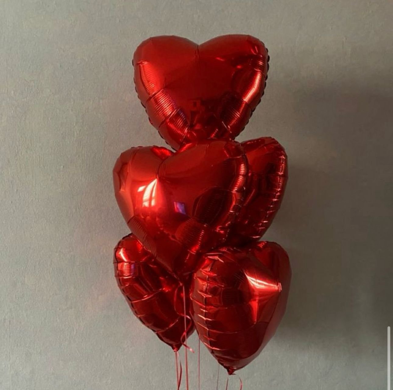 Red Heart Foil Balloons Bouquet