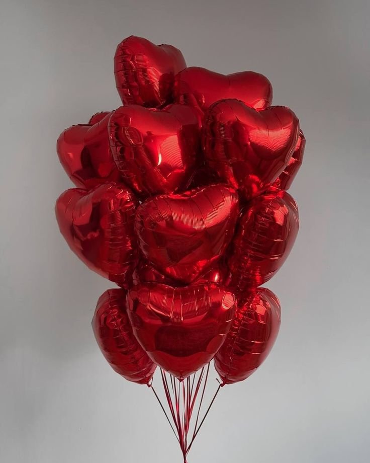 Red Heart Foil Balloons Bouquet