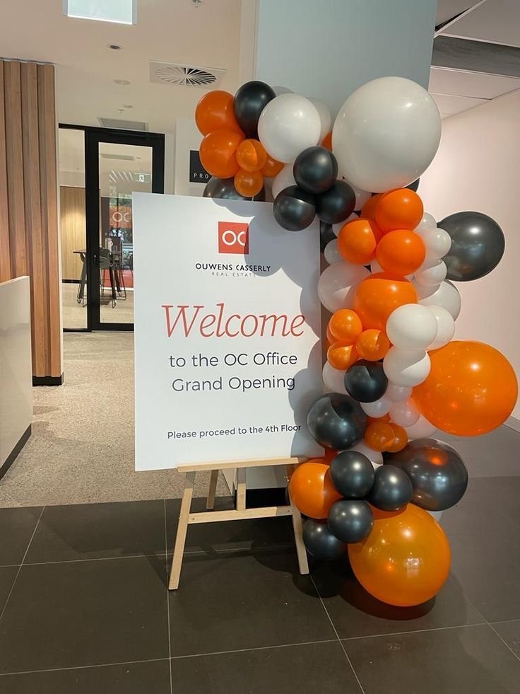 Welcome Board Balloon Garland
